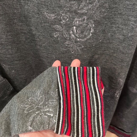 Max Razy Dolman Top - Picture 2 of 5